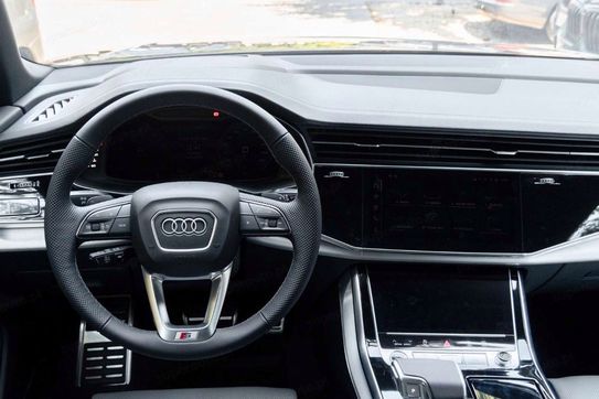 Audi Q8 TFSI e quattro