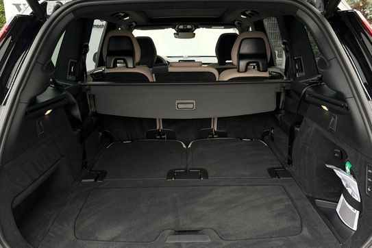 Volvo XC90 T8 AWD Plug-In Hybrid Plus Dark 7os