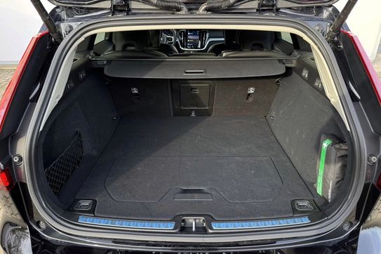 Volvo V60 B4 B Plus Dark