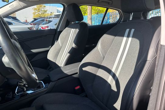 BMW Seria 1 118i Sport Line