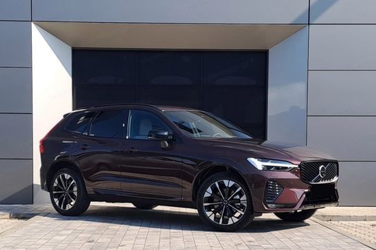 Volvo XC60 T6 Plug-In Hybrid AWD Ultra Dark