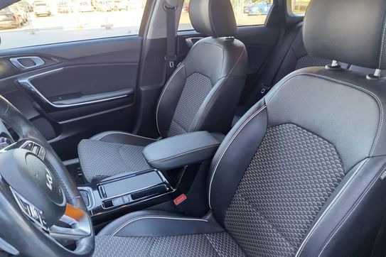 Kia Ceed 1.5 T-GDI Business Line DCT