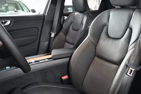 Volvo XC60 B5 AWD Plus Dark