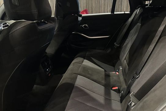 BMW Seria 3 330i xDrive M Sport aut