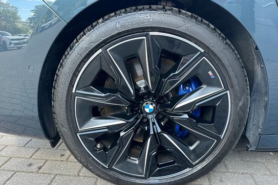 BMW Seria 7 M760e PHEV xDrive Individual Edition sport-aut