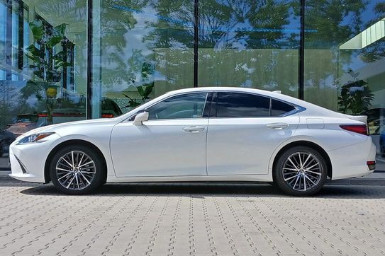 Lexus ES 300h Business Edition