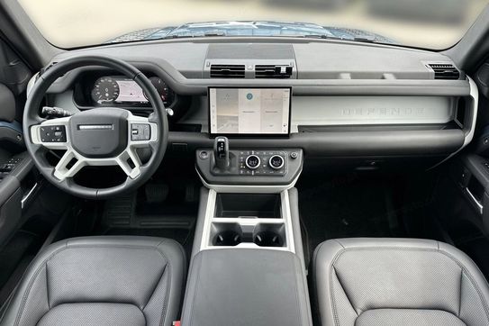 Land Rover Defender 130 3.0 D250 mHEV X-Dynamic SE