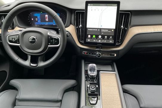 Volvo XC60 B5 B AWD Plus Dark