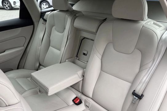 Volvo XC60 B4 D Plus Dark