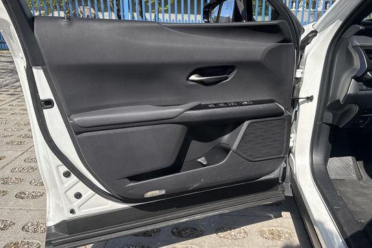 Lexus UX 250h F Impression