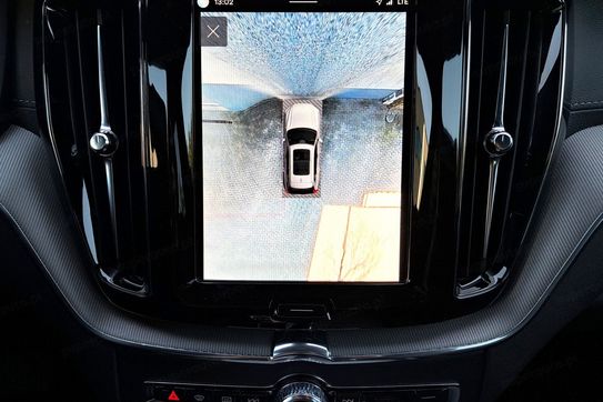 Volvo XC60 B5 B AWD Ultra Dark