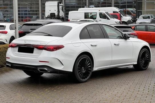 Mercedes Klasa E 200 4-Matic AMG