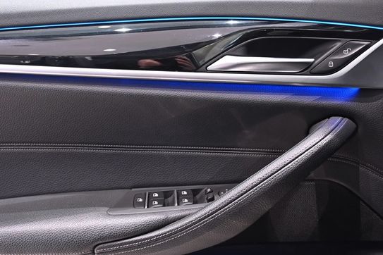 BMW Seria 5 520i Sport Line