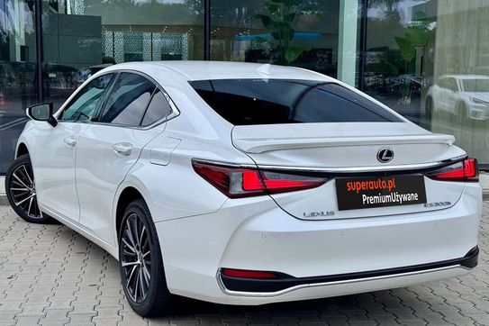 Lexus ES 300h Business Edition