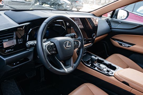 Lexus NX 450h+ Omotenashi AWD