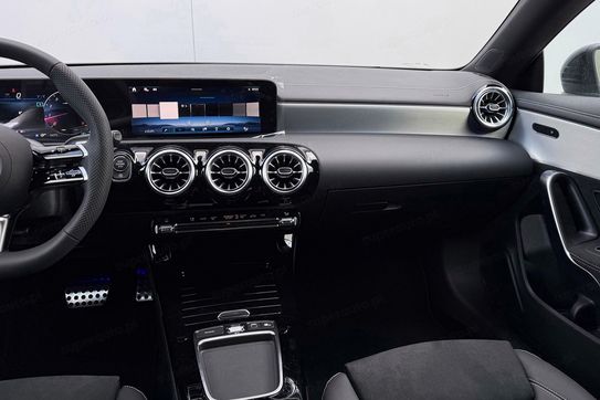 Mercedes CLA 200 AMG Line