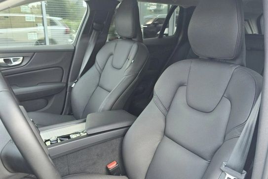 Volvo V60 B4 B Plus Dark