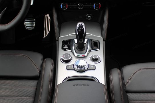 Alfa Romeo Stelvio Turbo Intensa Q4