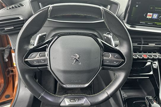 Peugeot 2008 GT 1.2 PureTech EAT8