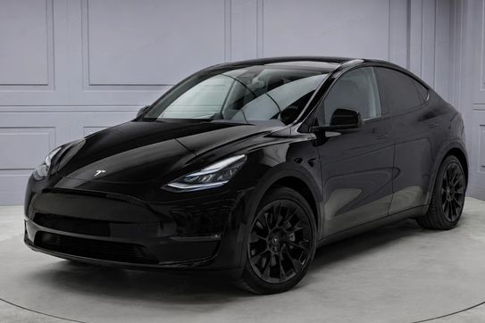 Tesla Model Y Long Range AWD