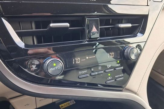 Toyota Camry 2.5 Hybrid Executive Cvt