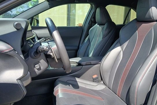 Lexus UX 300h F Sport AWD