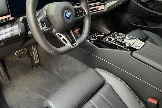 BMW Seria 5 530e xDrive M Sport