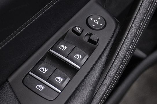BMW Seria 5 530e xDrive Luxury Line aut