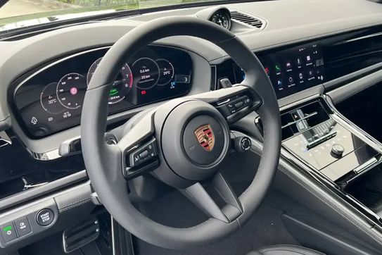 Porsche Panamera 4 E-Hybrid