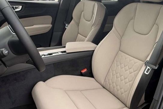 Volvo XC60 B5 AWD Ultra Dark