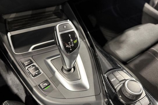 BMW Seria 1 125i Sport Line Shadow