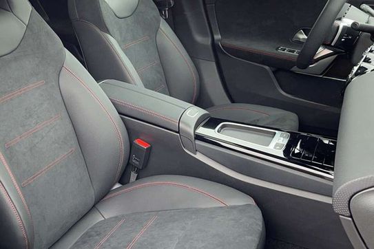 Mercedes CLA 220 4-Matic AMG Line