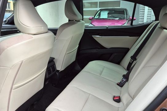 Toyota Camry 2.5 Hybrid Executive e-CVT