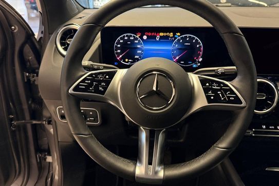 Mercedes GLA 220  4-Matic Progressive