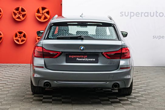 BMW Seria 5 520d xDrive Sport Line