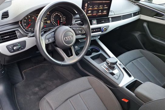 Audi A4 35 TFSI mHEV S tronic