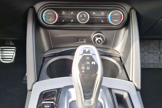 Alfa Romeo Stelvio 2.0 Turbo Tributo Italiano Q4