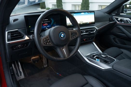 BMW i4 eDrive35