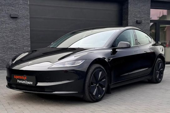 Tesla Model 3 Long Range RWD