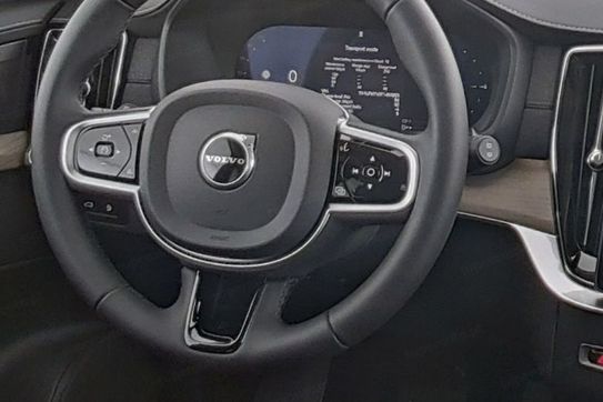 Volvo XC90 T8 AWD Plug-In Hybrid Plus Dark