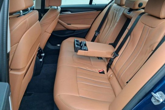 BMW Seria 5 530d xDrive Luxury Line