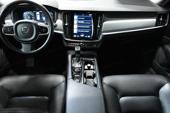Volvo S90 D4 Momentum