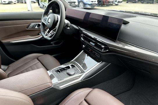 BMW Seria 3 330d xDrive M Sport