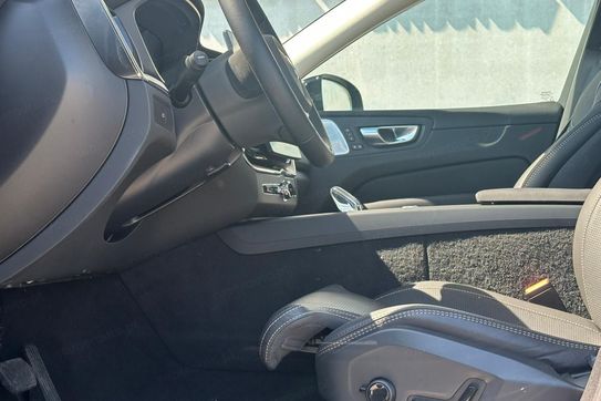 Volvo XC60 B5 B AWD Ultra Dark aut
