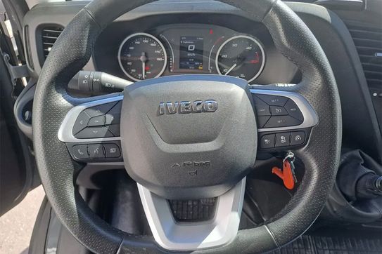 Iveco Daily 35S18 Kontener + Winda