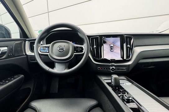 Volvo XC60 B5 B AWD Plus Dark aut