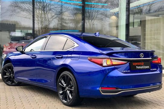 Lexus ES 300h F Sport Design