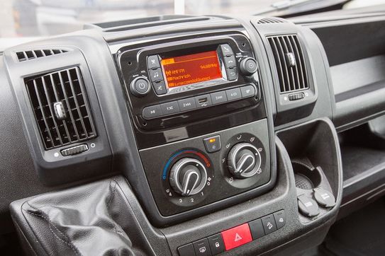 Peugeot Boxer Kontener 8EP + Winda