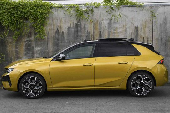 Opel Astra Ultimate 1.2 Turbo  eDCT6  mHEV