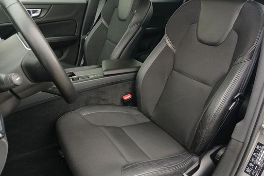 Volvo V60 D3 Momentum Pro